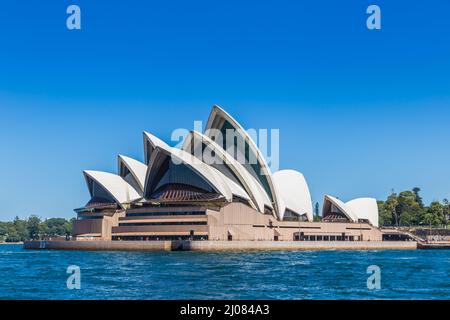 Sydney, Australie – 26 décembre 2021 : Opéra de Sydney vu de Circular Quay, Nouvelle-Galles du Sud Banque D'Images