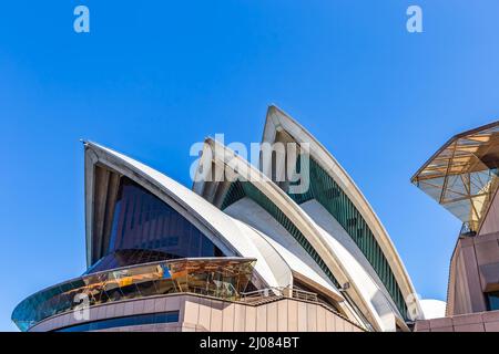 Sydney, Australie – 26 décembre 2021 : détails de l’architecture « voiles » de l’Opéra de Sydney. Banque D'Images