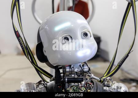 Rome, Italie - 10 octobre 2021 : robot humanoïde pour la recherche dans le domaine de la robotique et de l'intelligence artificielle. Il est utilisé pour concevoir des robots. Banque D'Images