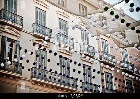 Gros plan du bâtiment de la rue Larios, Malaga à la foire, Andalousie, Espagne Banque D'Images