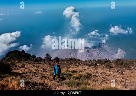 Santiaguito dôme de lave émergeant au large du volcan Santa Maria, Quetzaltenango, Guatemala Banque D'Images