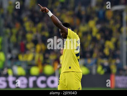 Serge Aurier de Villarreal CF en action pendant la Ligue des champions de l'UEFA 2021/22 Round of Sixteen second Leg match entre Juventus FC et Villarreal Banque D'Images