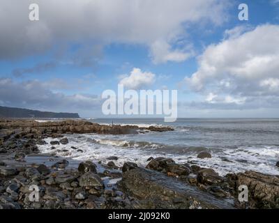 Vue depuis la plage de Bucks Mill, côte nord du Devon. Banque D'Images