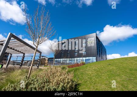 Basingstoke, Hampshire, Royaume-Uni - Mars 18 2022: Village Hotel and Gym On Based View Banque D'Images