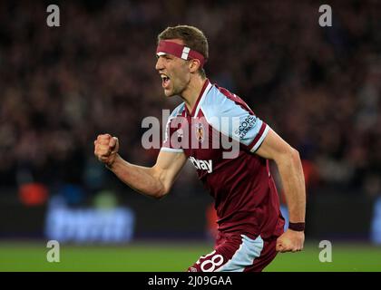 Londres, Royaume-Uni. 17th mars 2022. 17th mars 2022 ; London Stadium, Londres, Angleterre ; Europa League football West Ham versus Sevilla ; Tomas Soucek de West Ham United célèbre après avoir marquant son but de 1st côtés en 39th minutes pour le faire 1-0 crédit: Action plus Sports Images/Alay Live News Banque D'Images