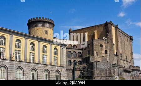 Castel Nuovo (château Maschio Angioino, ou nouveau château), Naples, région Campanie, Italie Banque D'Images