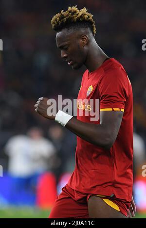 Rome, Italie , 17th mars , 2022 photographié de gauche à droite, Tammy Abraham d'AS Roma célébrant la victoire à la fin du match pendant le match de football Conférence Ligue 2021-2022 Roma v vitesse crédit: Massimo Insabato/Alay Live News Banque D'Images