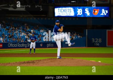 Le pichet des Blue Jays de Toronto, Robbie Ray, se termine pour un terrain au Centre Rogers Banque D'Images