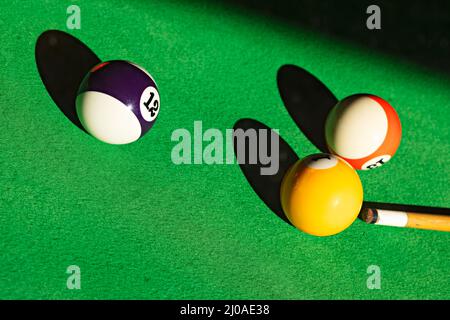 Ballarat Australie / Billiard boules placées sur une table recouverte de feutre. Banque D'Images