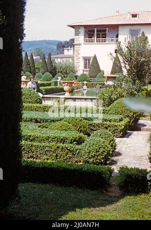 Villa Gamberaia, jardin en terrasse du XVIIIe siècle, Settignano, Toscane, Italie 1957 Banque D'Images