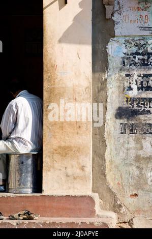 Homme sur une CAN Banque D'Images