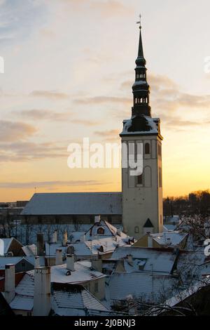 Salle de concert et musée Saint-Nicolas à la Saint-Sylvestre, soirée Tallinn, Estonie. Banque D'Images