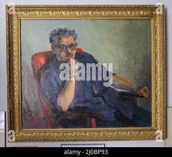 Un portrait, photo du célèbre écrivain ouzbek Maqsud Shayxzoda. Peinture de l'artiste A Abdullaev. Au musée de littérature de l'État d'Alisher Navoi Banque D'Images