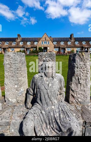 Angleterre, Dorset, Dorchester, Tolpuddle, statue en pierre de George Loveless en face du musée des Martyrs de Tolpuddle Banque D'Images