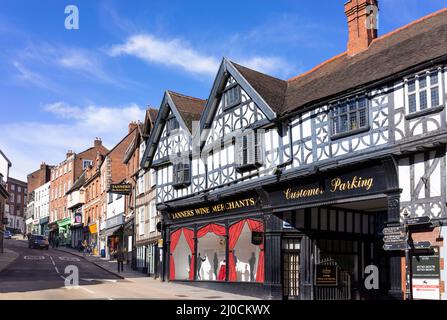 Tanneurs marchands de vin un marchand de vin familial avec des bouteilles importées du monde entier Shrewsbury Shropshire Angleterre GB Europe Banque D'Images