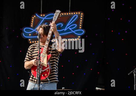 SPICEWOOD, TEXAS - MARS 17: Matthew Vasquez de Delta Spirit se produit en concert lors de la Réunion de chance de 10th ans à Luck, Texas, le 17 mars 2022 à Spicewood, Texas. (Photo de Maggie Boyd/Sipa USA) crédit: SIPA USA/Alay Live News Banque D'Images