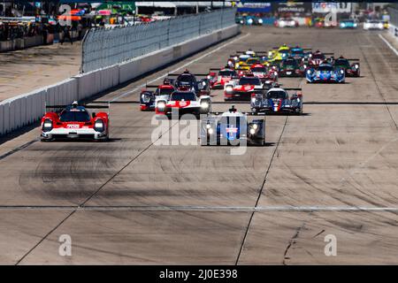 Sebring, États-Unis. 18th mars 2022. Commencez pendant les 1000 miles de Sebring, 1st tour du Championnat du monde d'endurance 2022 de la FIA sur le circuit international de Sebring du 16 au 18 mars, à Sebring, Floride, États-Unis d'Amérique - photo: Joao Filipe/DPPI/LiveMedia crédit: Independent photo Agency/Alay Live News Banque D'Images
