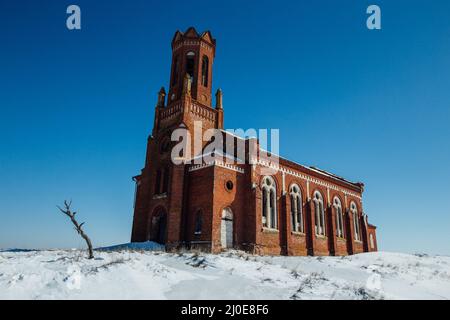 Vieille église luthérienne abandonnée Walter en hiver. Banque D'Images