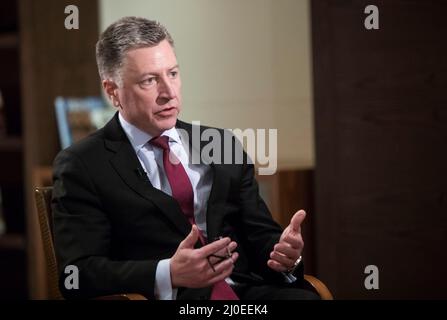 Représentant spécial des États-Unis pour les négociations avec l'Ukraine, l'ambassadeur Kurt Volker lors d'une interview à la suite de discussions sur l'agression russe dans l'est de l'Ukraine, le 24 janvier 2018 à Kiev, en Ukraine. Crédit : Département d'État/Département d'État/Alamy Live News Banque D'Images