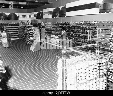 Premier coup d'œil au nouveau magasin Tesco, Angleterre, samedi 20th octobre 1979. (Emplacement à confirmer) Banque D'Images