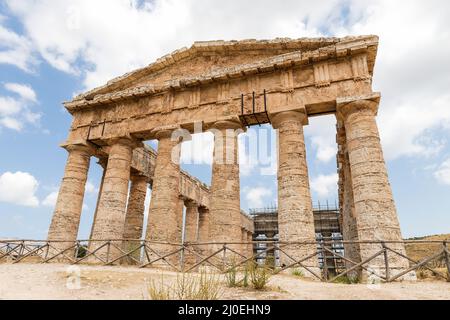 Monuments architecturaux du Temple de Segesta (Tempio di Segesta - partie II) à Trapani, Sicile, Italie. Banque D'Images