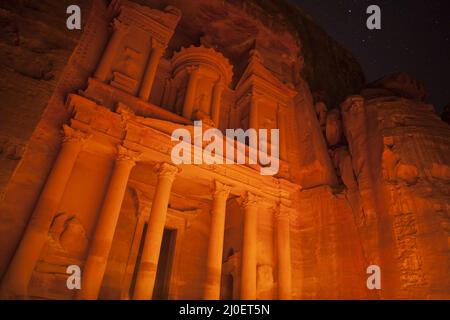 Vue à angle bas du trésor la nuit éclairée par la bougie petra jordan Banque D'Images