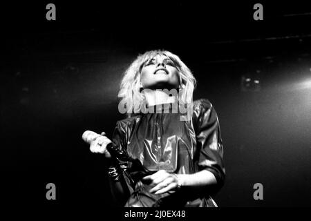 Debbie Harry de Blondie se produit en concert à l'hôtel de ville de Newcastle, le 4 janvier 1980 Banque D'Images