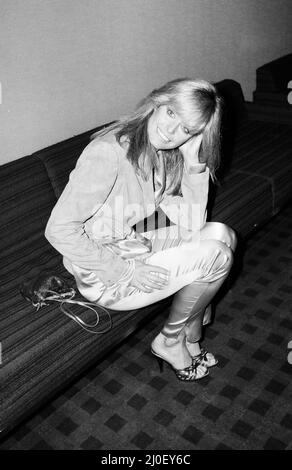 L'actrice AMÉRICAINE Farrah Fawcett Majors, pose pour les photographes après la conférence de presse à Londres le 1979 février. Banque D'Images