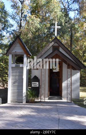 La plus petite église d'Amérique (Chapelle du Christ du Parc de la mémoire) à Townsend, Géorgie Banque D'Images