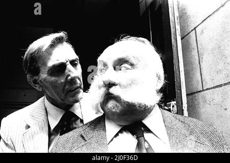 Le casting de Big Bad Mouse au Theatre Royal, Newcastle, le 10th juin 1980. Eric Sykes et Jimmy Edwards Banque D'Images