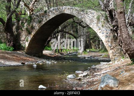 Ancien pont vénitien de Tzelafos à Chypre Banque D'Images