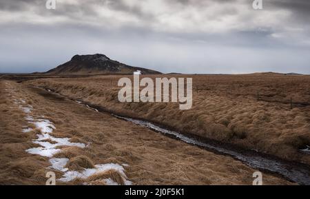 Paysage de montagne islandais typique, péninsule de Snaefessnes en Islande Banque D'Images