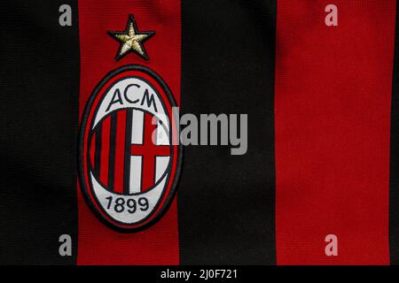 Calgary, Alberta, Canada. 10 juillet 2020. AC Milan gros plan sur leur logo en jersey Banque D'Images