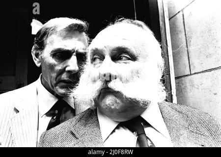 Le casting de Big Bad Mouse au Theatre Royal, Newcastle, le 10th juin 1980. Eric Sykes et Jimmy Edwards Banque D'Images