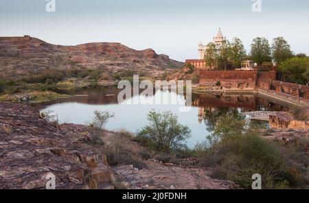 Célèbre mausolée Jaswant Thada dans la ville de Jodhpur, Inde Rajasthan. Banque D'Images