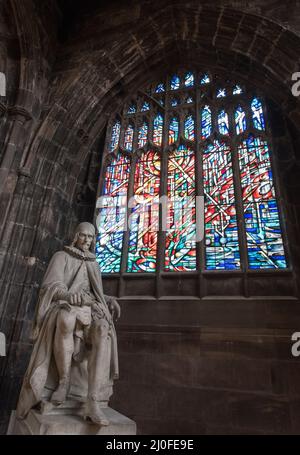 Statue de Humphrey Chetham, cathédrale de Manchester Banque D'Images