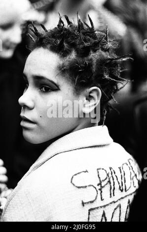 Punk à Sloane Square pour une marche à Hyde Park pour commémorer la mort de Sid vious.2nd février 1980. Banque D'Images