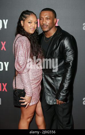 Danielle Walters et Ashley Walters assistent à la première mondiale « Top Boy 2 » à Hackney Picturehouse le 11 mars 2022 à Londres, en Angleterre. Banque D'Images