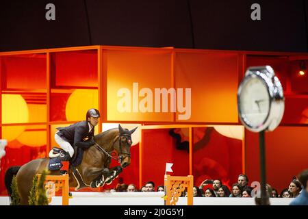 Paris, France. 18th mars 2022. Olivier PERREAU (FRA) équitation GL EVENIZIA d'AIGUILLY pendant le Prix Hermes Sellier au Saut-Hermes 2022, Equestrian FEI le 18 mars 2022 au Grand-palais éphémère à Paris, France - photo Christophe Bricot / DPPI crédit: DPPI Media/Alamy Live News Banque D'Images