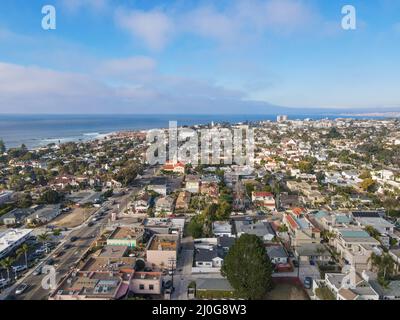 Vue aérienne de la Jolla Hermosa Valley avec de grandes villas. San Diego, Californie Banque D'Images