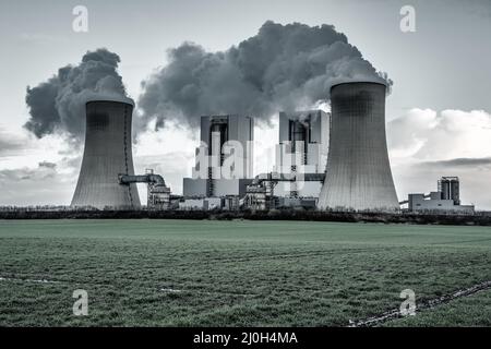 Centrale électrique Neurath lignite en Allemagne. Banque D'Images