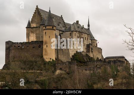 Vieux château historique de Vianden au Luxembourg. Banque D'Images