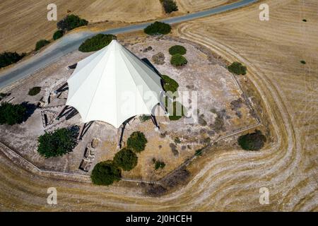 Vue Arial de Kalavasos Tenta ou Tenda, site archéologique néolithique. Village de Kalavassos quartier Larnaca Chypre. Banque D'Images