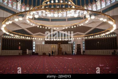 La mezquita del Rey Abdalá i es una mezquita en Amán la capitale de Jordania. Toma el nombre del rey jordano Abdalá i y Fue aluida entre 1982 y 198 Banque D'Images