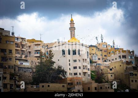 AMMAN JORDANIA 19-03-2022,-Amán, la capitale de Jordania, es una ciudad moderna con numerosas ruinas antiguas. En lo alto de Banque D'Images