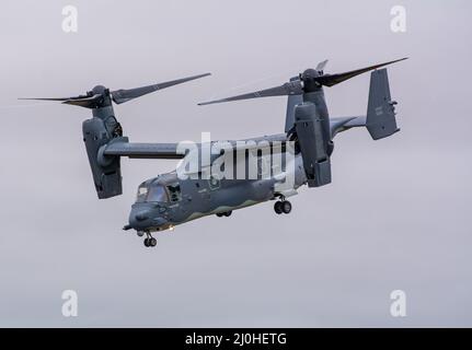 RAF Fairford, Gloucestershire, Royaume-Uni - juillet 15th 2017 : un Boeing CV-22B Osprey tiltrotor de la Force aérienne des États-Unis à la RIAT 2019 Banque D'Images