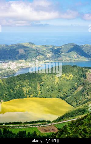 Sete Cidades, vue de Boca do Inferno Miradouro. Sao Miguel, Açores Banque D'Images