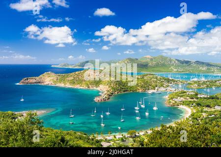 Shirley Heights, Antigua surplombant le port anglais, vue sur une belle journée. Banque D'Images