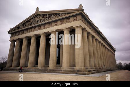 Le Parthénon dans Centennial Park, à Nashville, Tennessee, une réplique à grande échelle du Parthénon original à Athènes. Banque D'Images