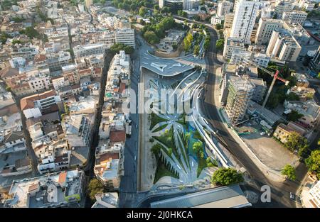 Vue aérienne du paysage urbain de Nicosie et de la place Eleftheria à l'architecture futuriste moderne de Chypre Banque D'Images
